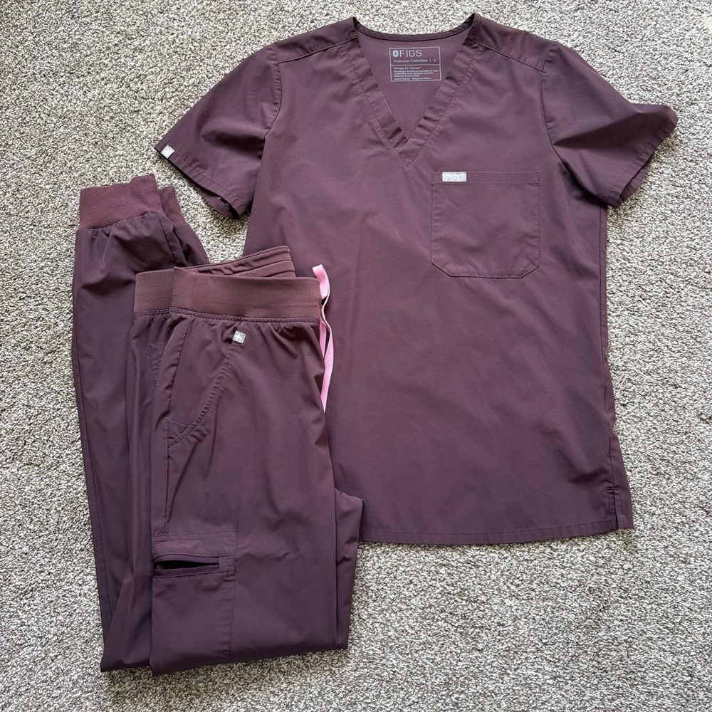 Figs Women's Scrub Set